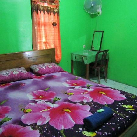 Losmen Kinasih Puncak & Gazebo Pandang Bantul Exteriör bild