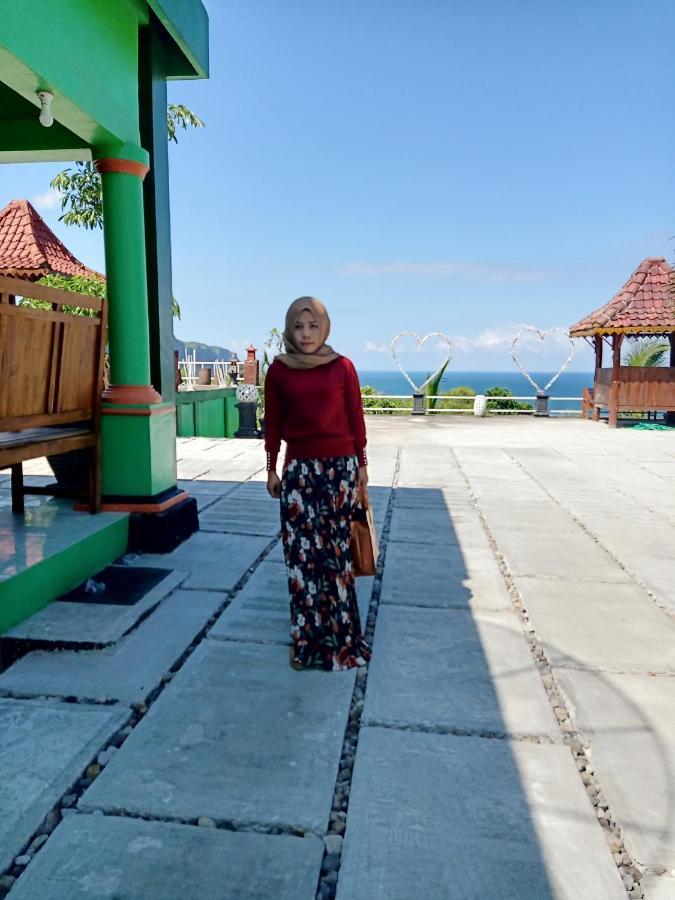 Losmen Kinasih Puncak & Gazebo Pandang Bantul Exteriör bild