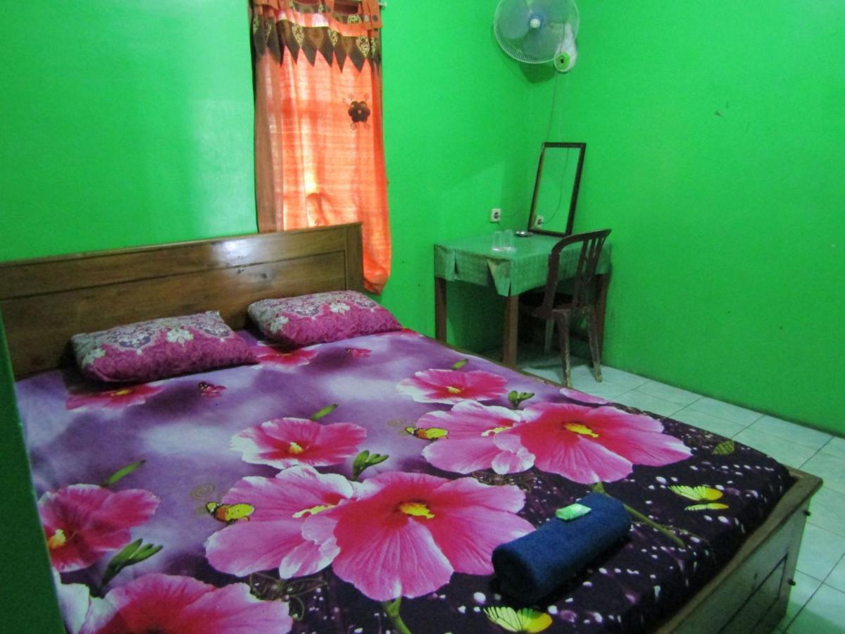 Losmen Kinasih Puncak & Gazebo Pandang Bantul Exteriör bild