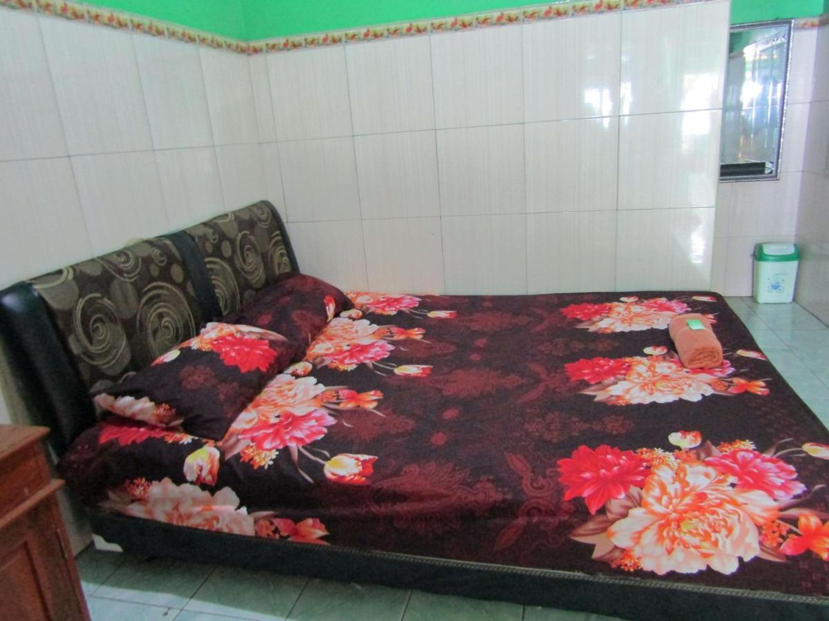 Losmen Kinasih Puncak & Gazebo Pandang Bantul Exteriör bild