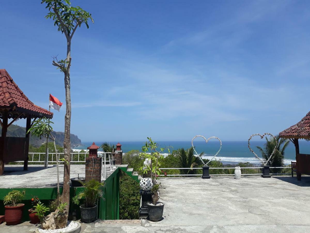 Losmen Kinasih Puncak & Gazebo Pandang Bantul Exteriör bild
