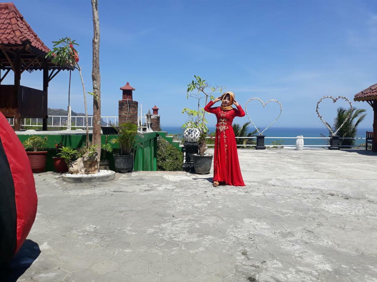 Losmen Kinasih Puncak & Gazebo Pandang Bantul Exteriör bild